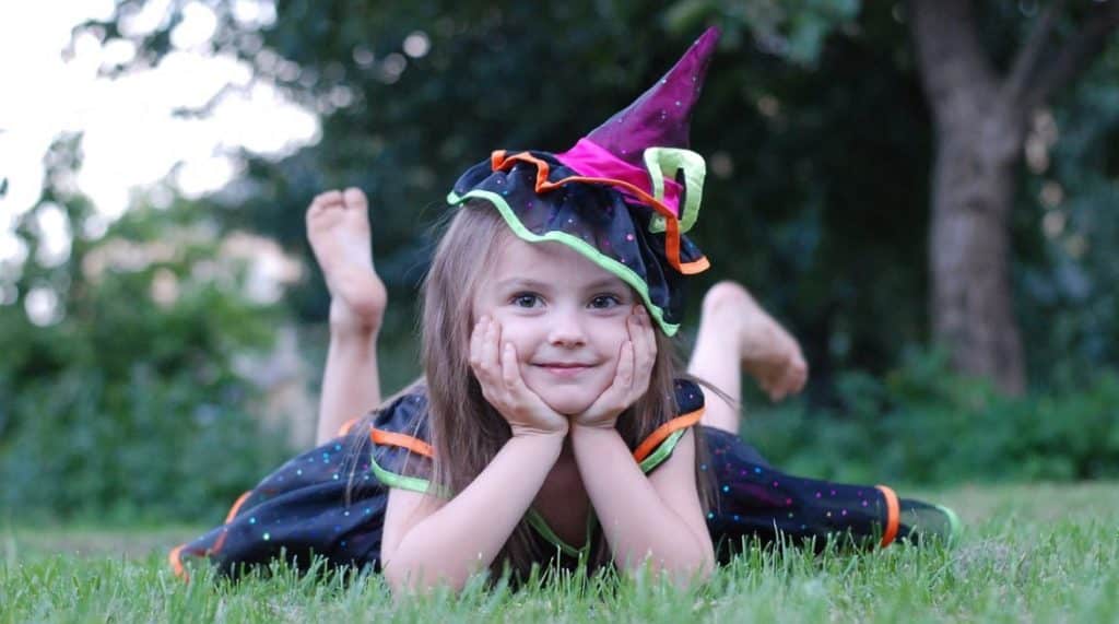 Kennt Ihr Schon Die Hexenbraut Kennt ihr schon die Hexenbraut? Tischspruch • Kindergarten Ideen