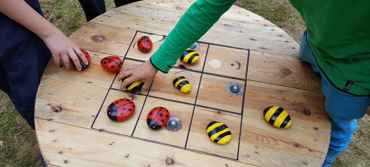 Tic Tac Toe im Freien spielen - Alpenvereinsjugend