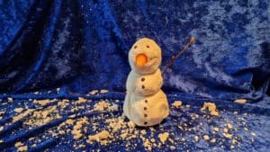 Schnee aus Rasierschaum und Speisestärke